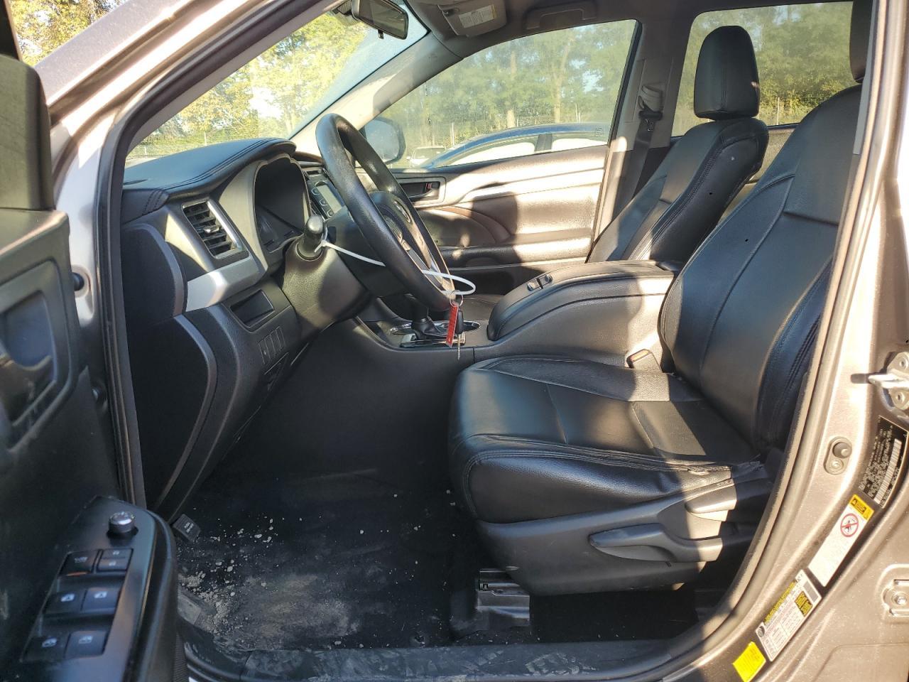 2016 TOYOTA HIGHLANDER