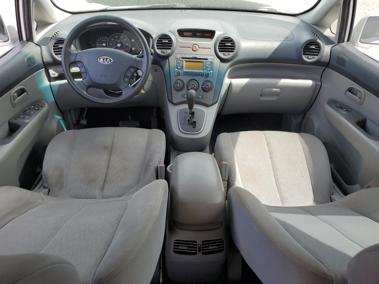 2009 KIA RONDO
