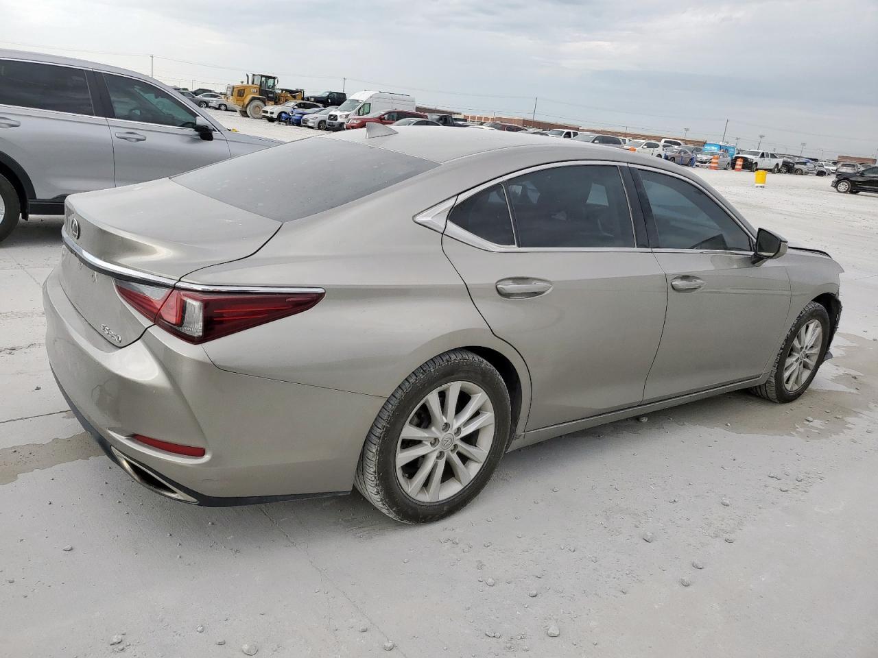2021 LEXUS Es