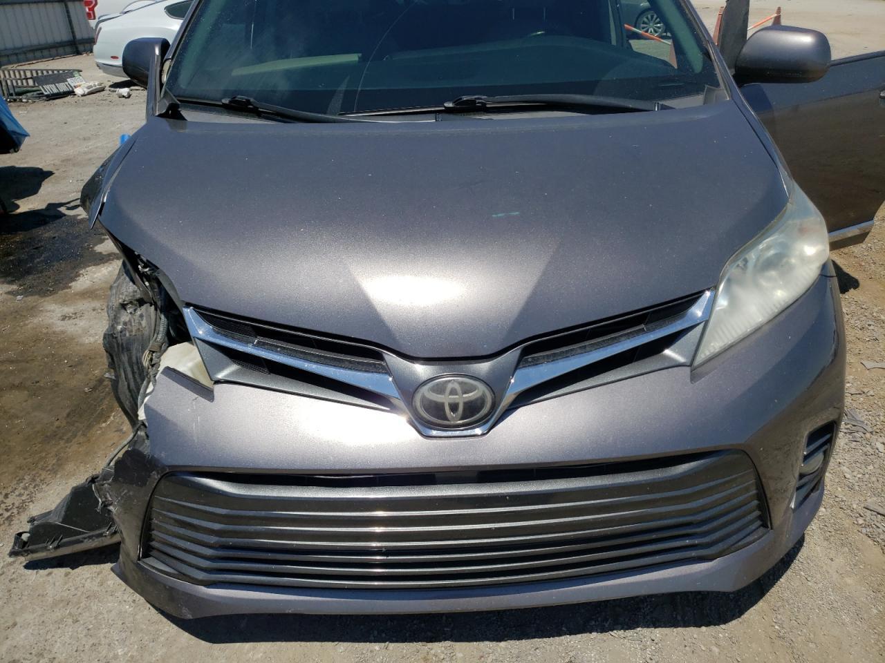 2019 TOYOTA SIENNA