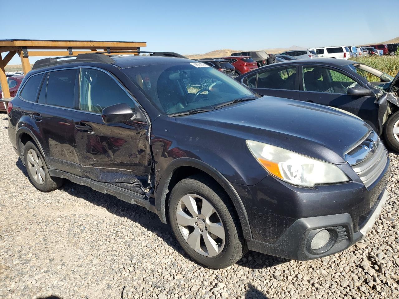 2013 SUBARU Outback