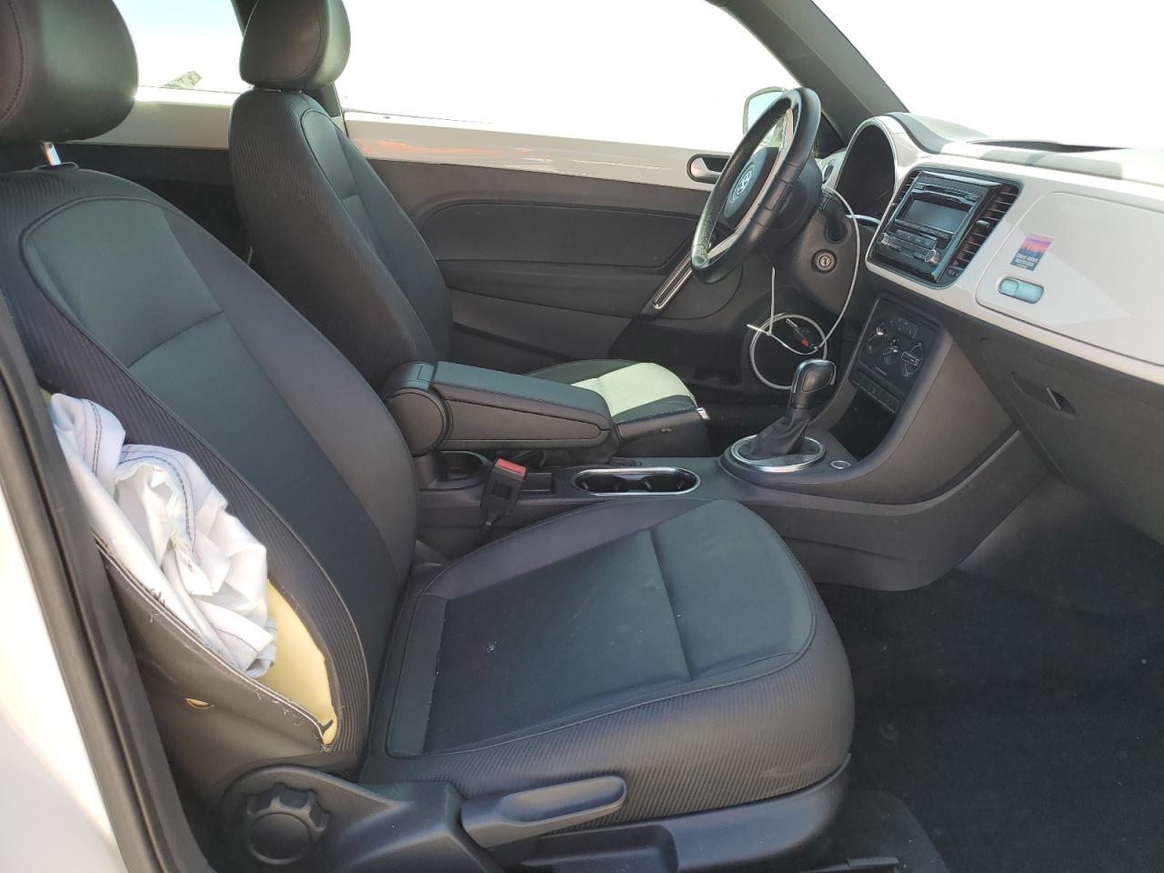 2013 VOLKSWAGEN Beetle
