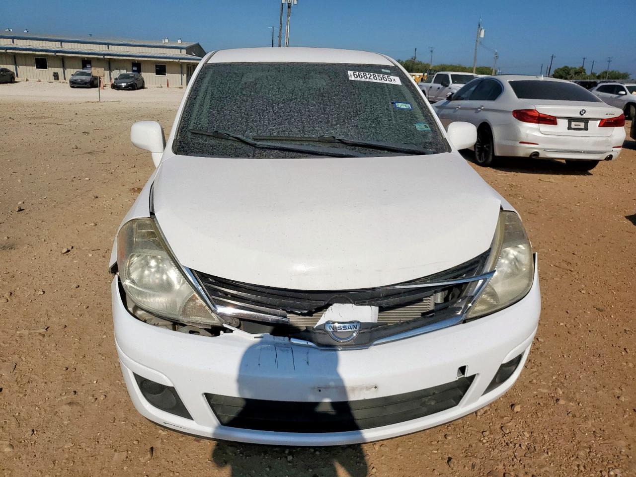 2011 NISSAN VERSA