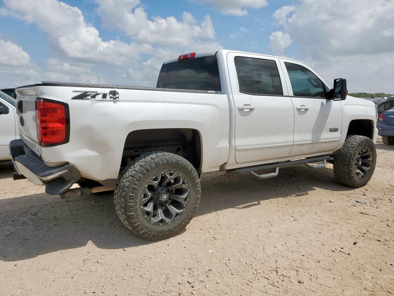 2018 CHEVROLET Silverado