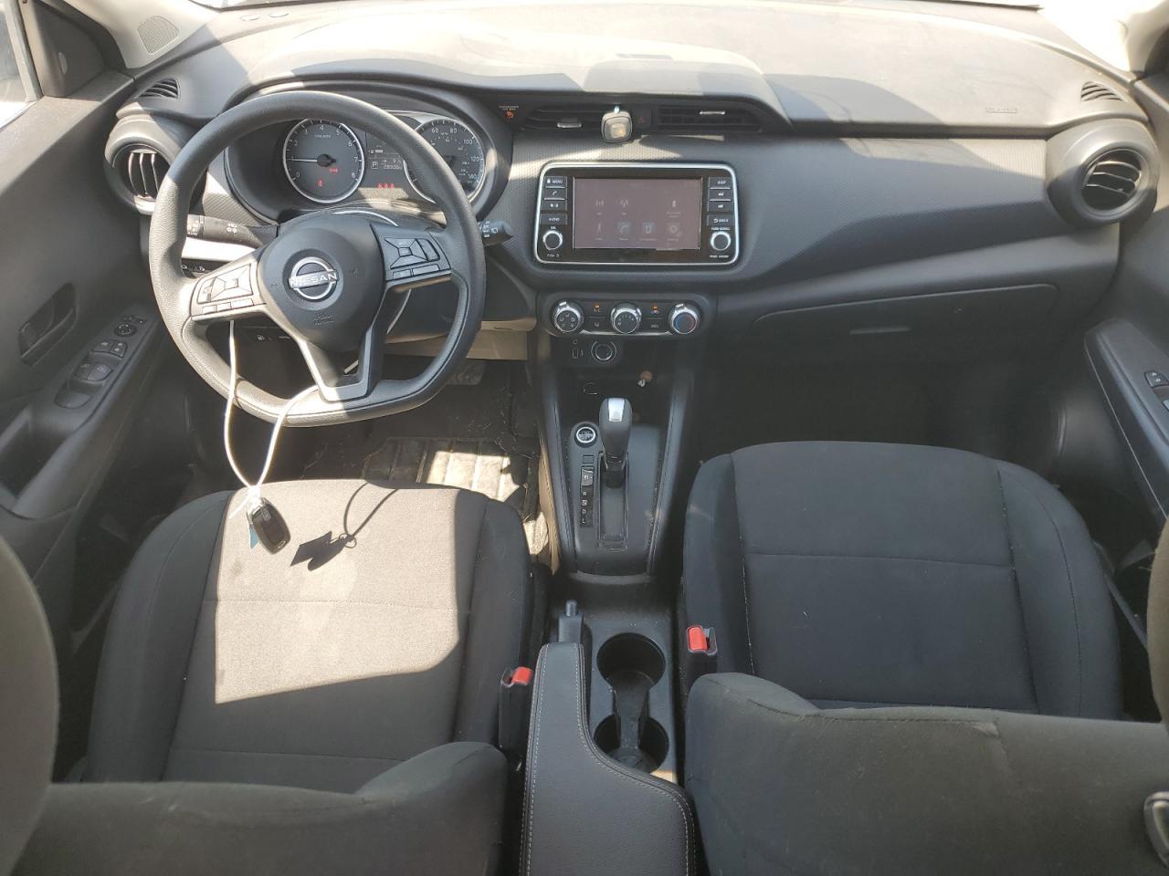 2024 NISSAN KICKS