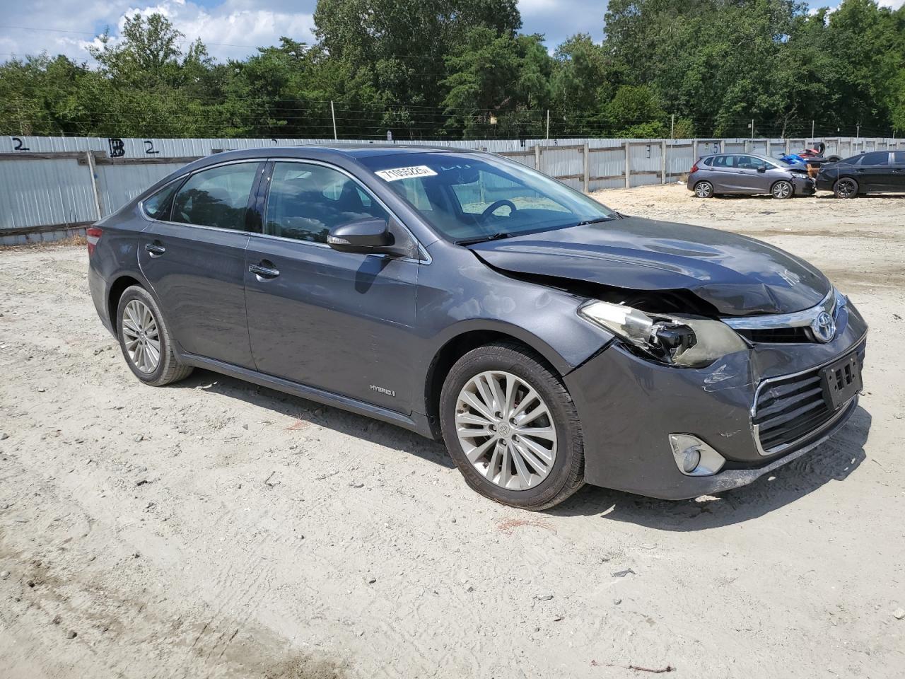 2013 TOYOTA Avalon