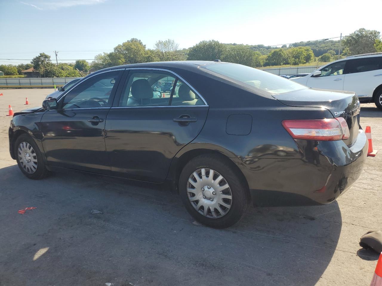 2011 TOYOTA CAMRY