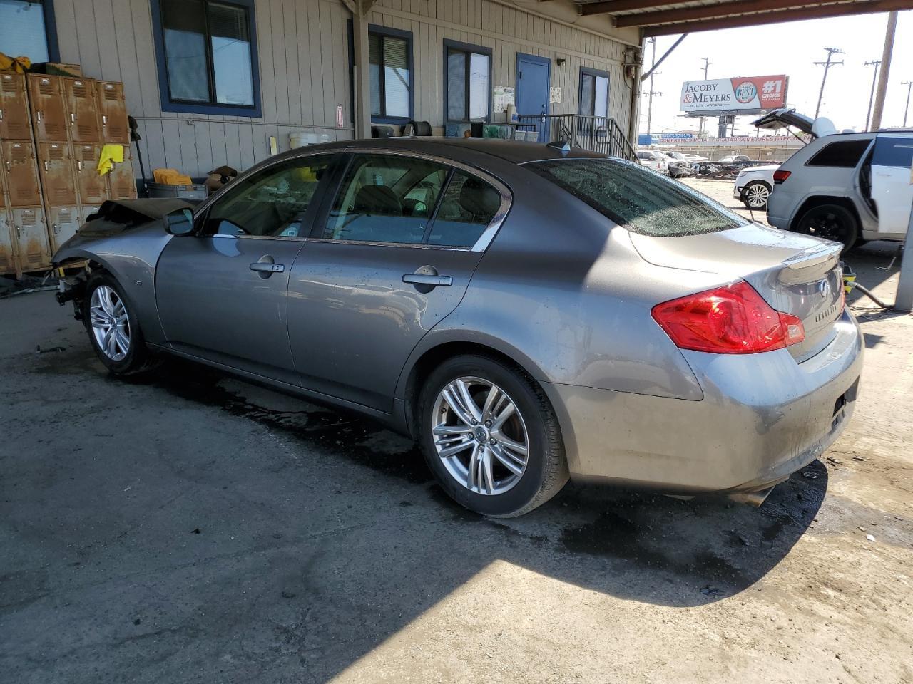 2015 INFINITI Q40
