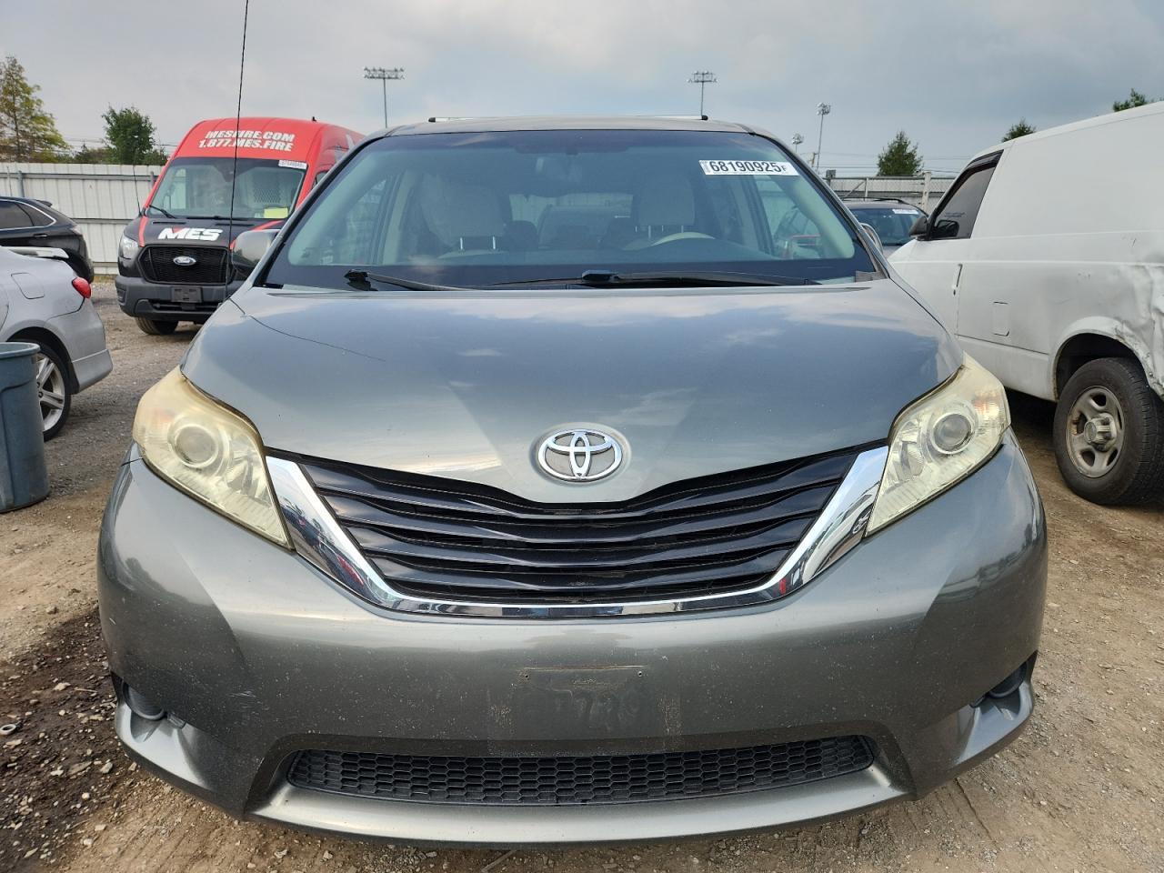 2014 TOYOTA SIENNA