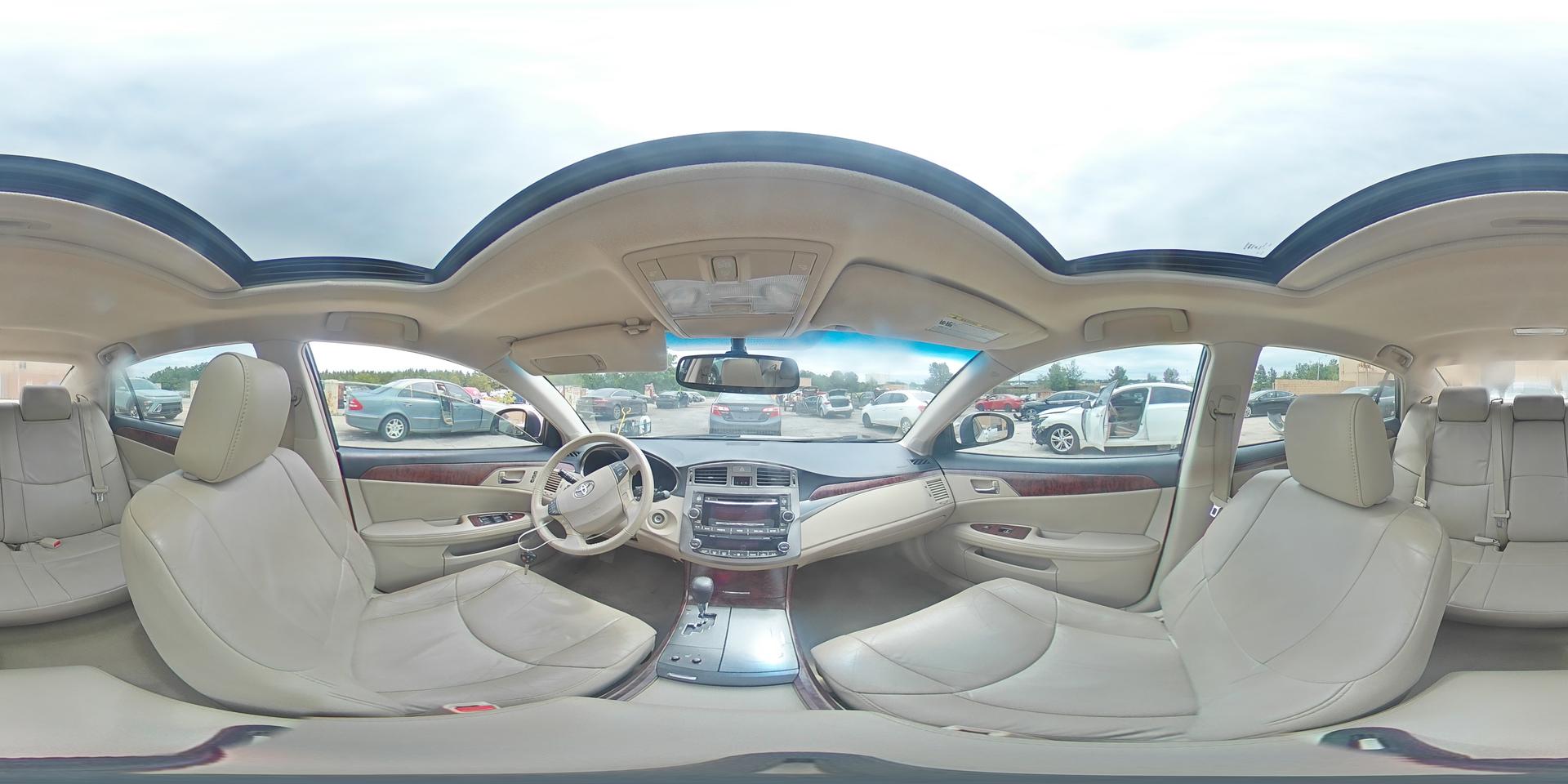 2011 TOYOTA Avalon