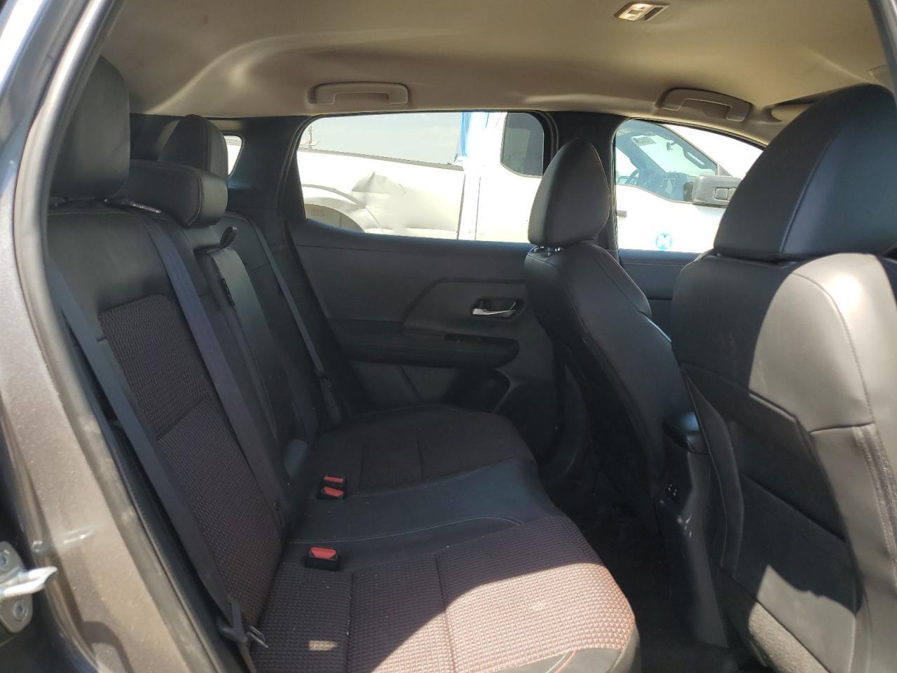 2025 NISSAN KICKS