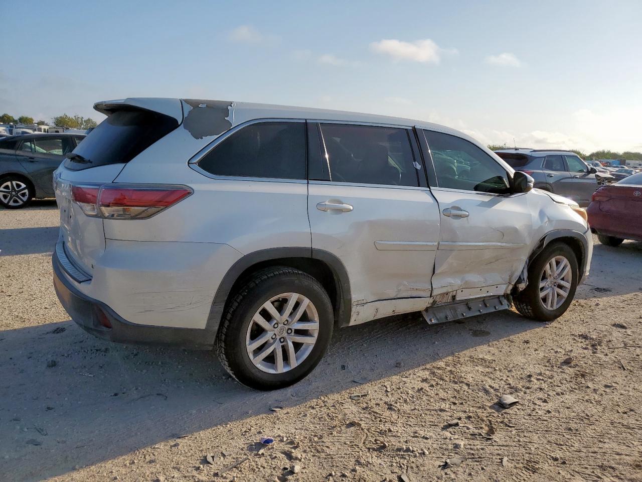 2015 TOYOTA HIGHLANDER