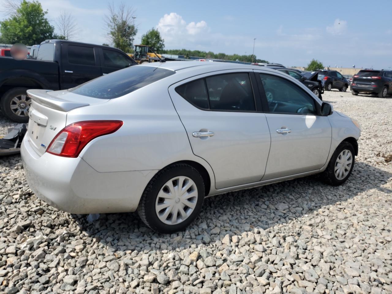2013 NISSAN VERSA