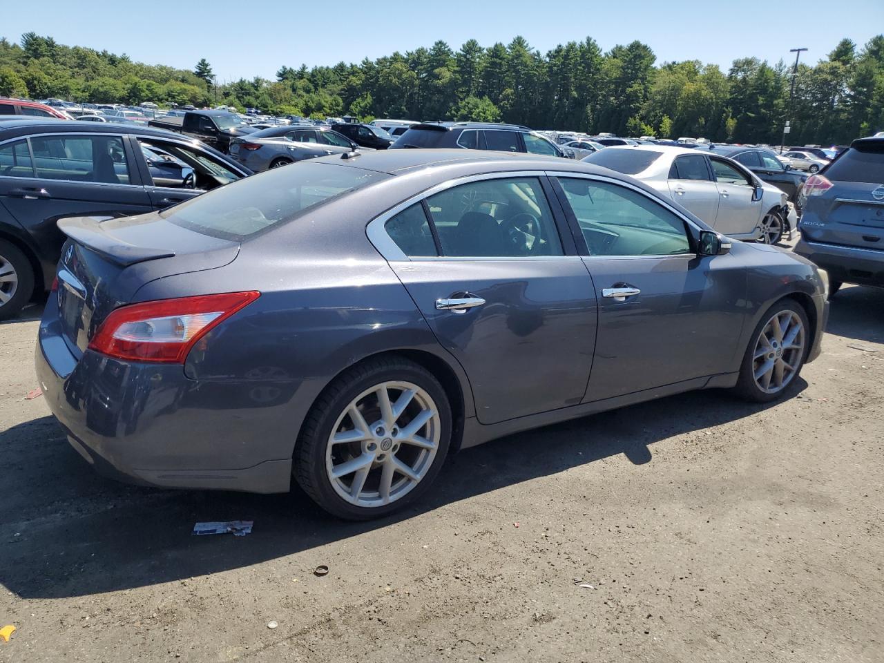 2010 NISSAN Maxima
