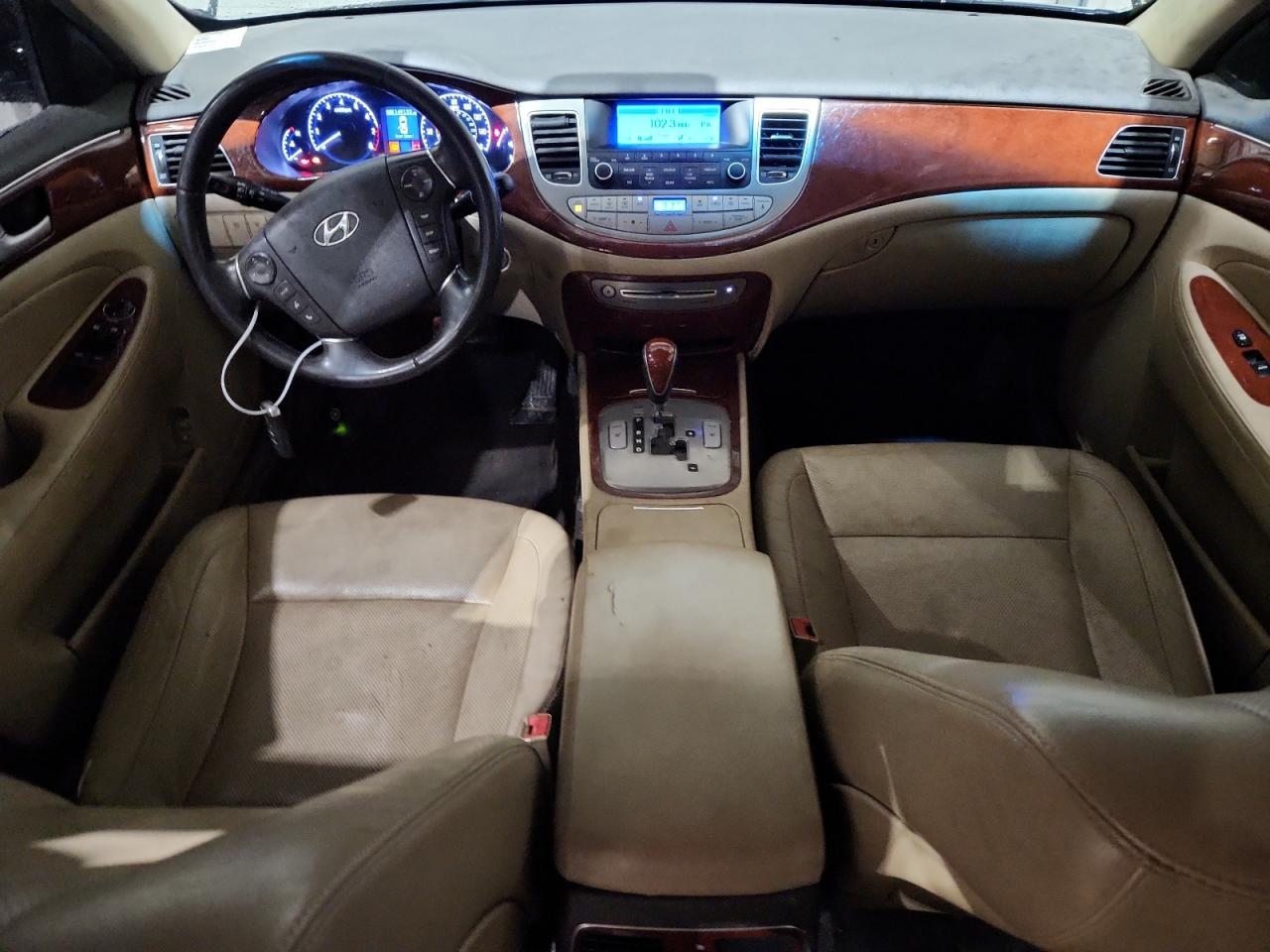 2013 HYUNDAI GENESIS