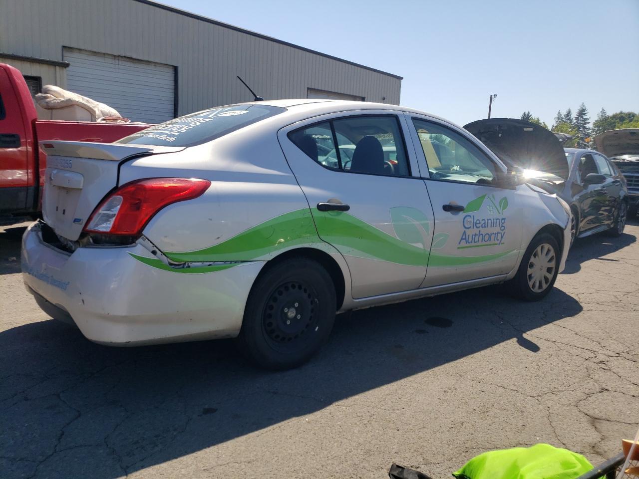 2015 NISSAN VERSA