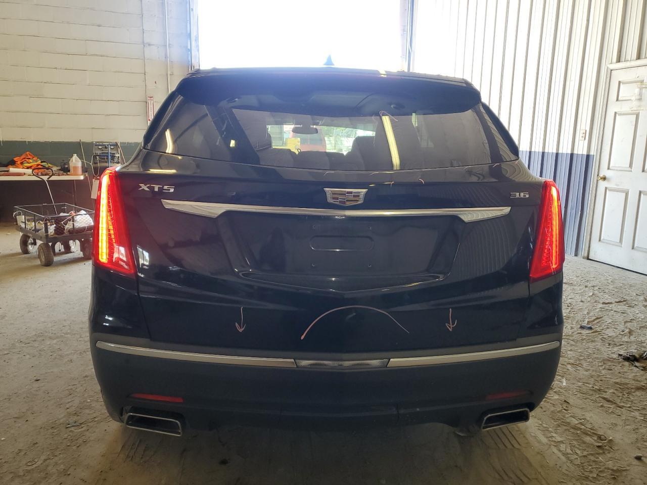 2017 CADILLAC XT5