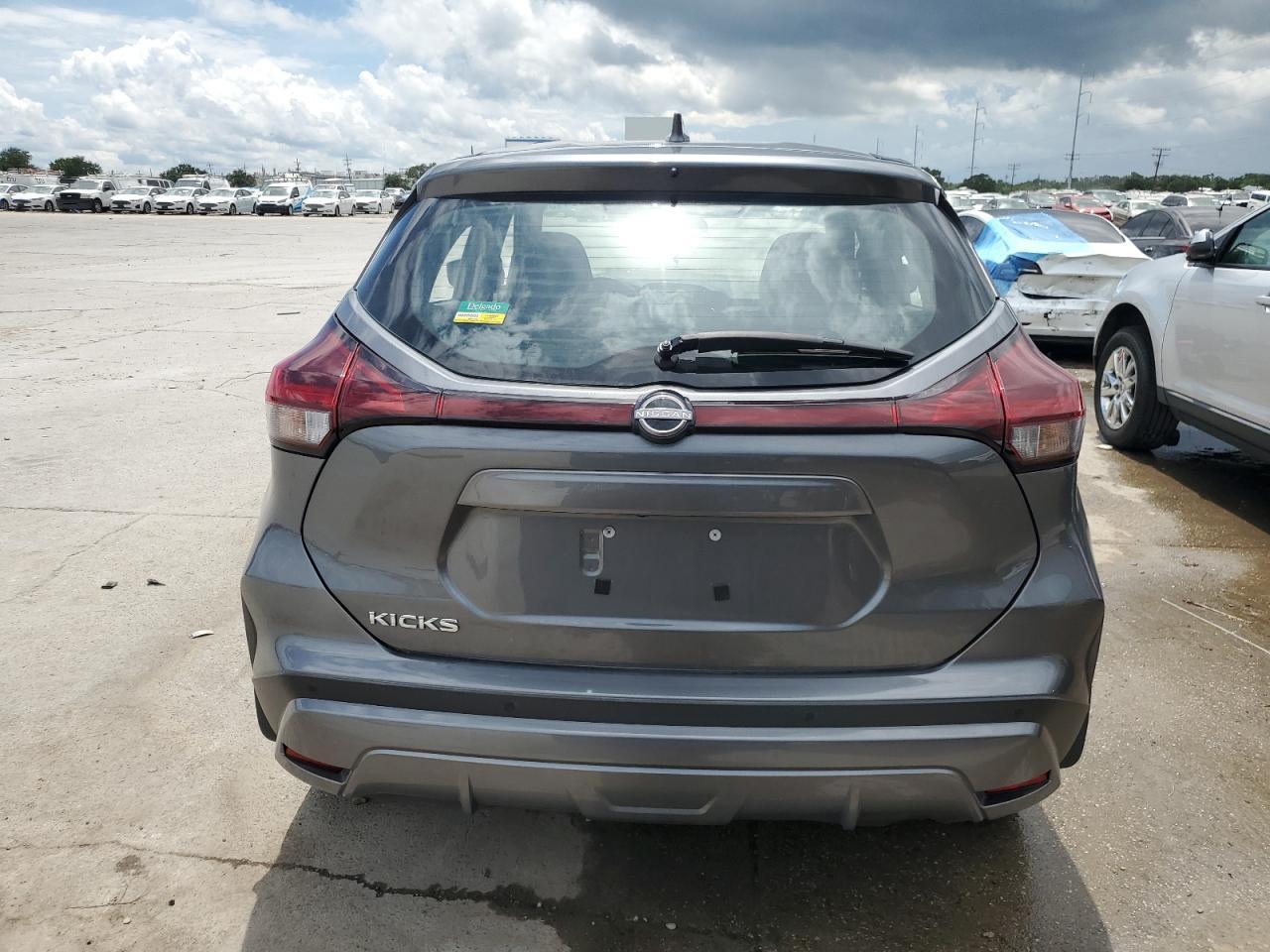 2024 NISSAN KICKS