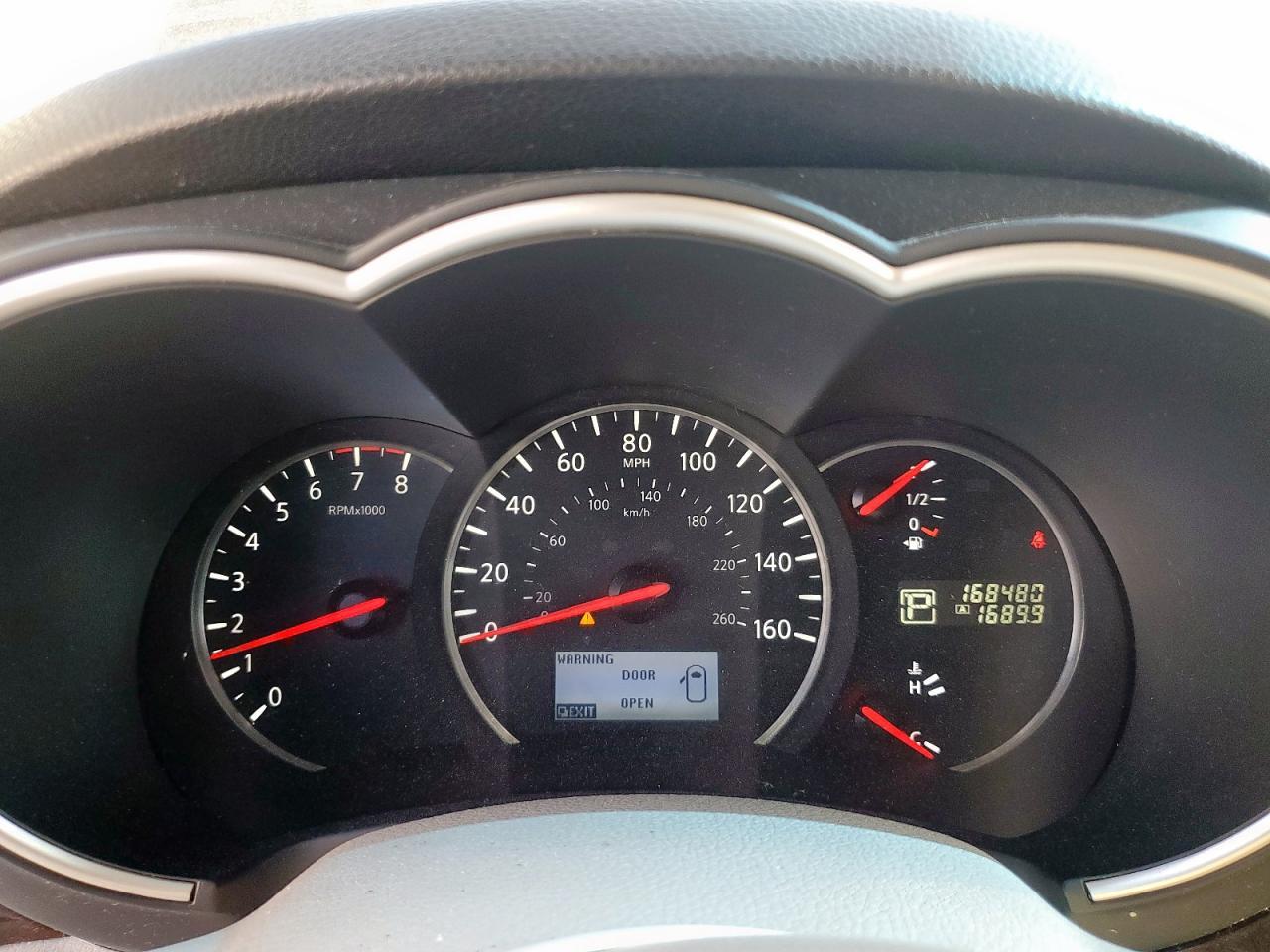 2016 NISSAN Quest
