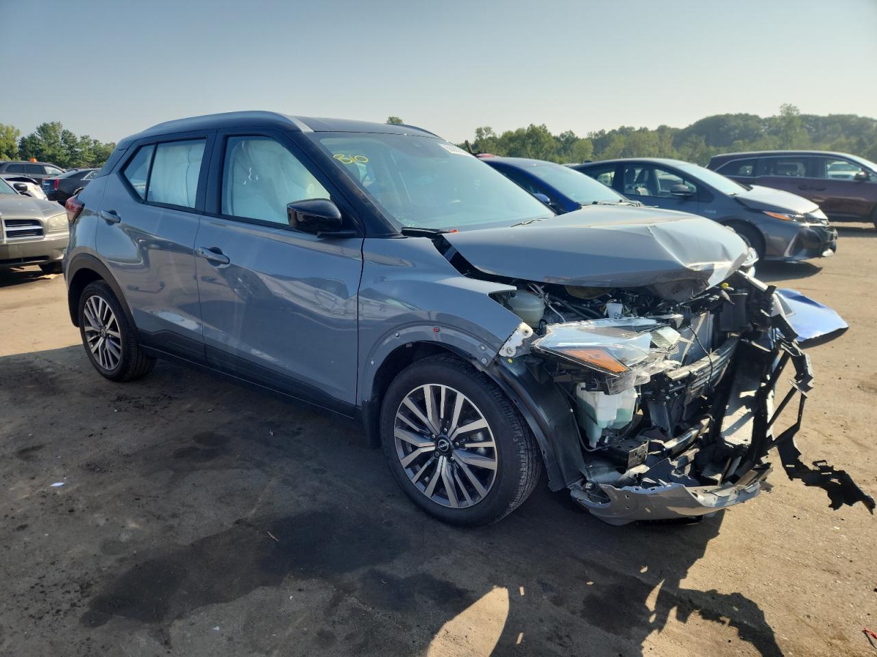 2024 NISSAN KICKS