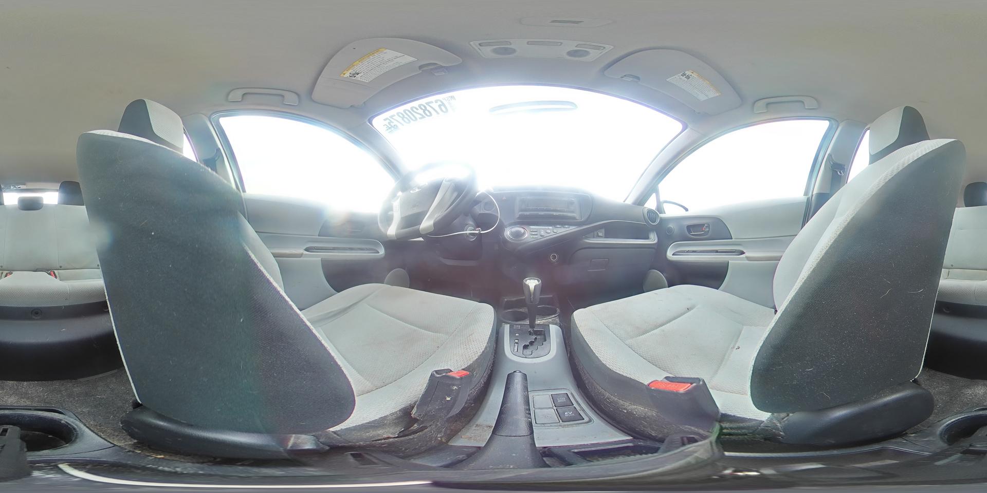 2013 TOYOTA Prius c