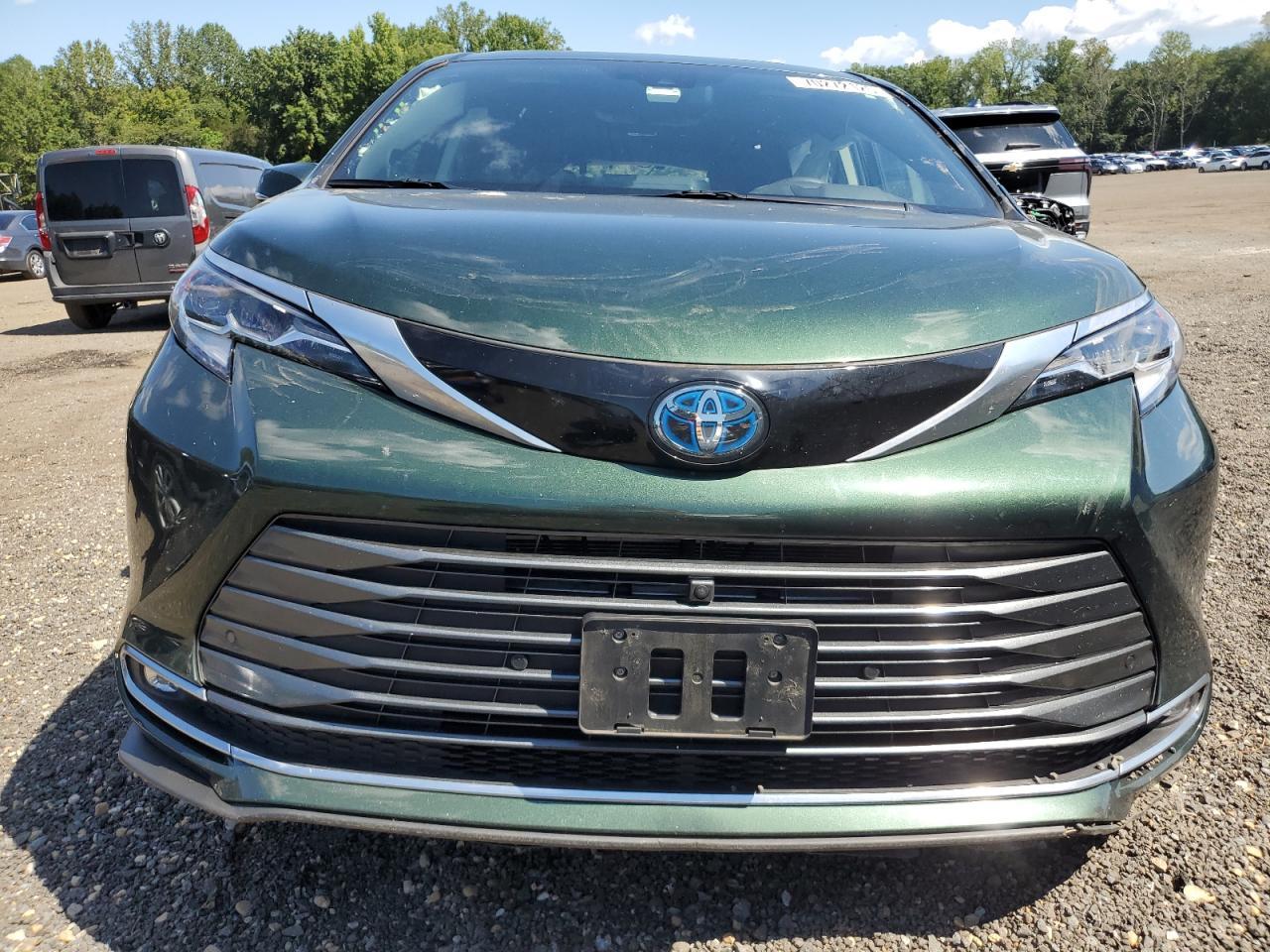 2021 TOYOTA SIENNA