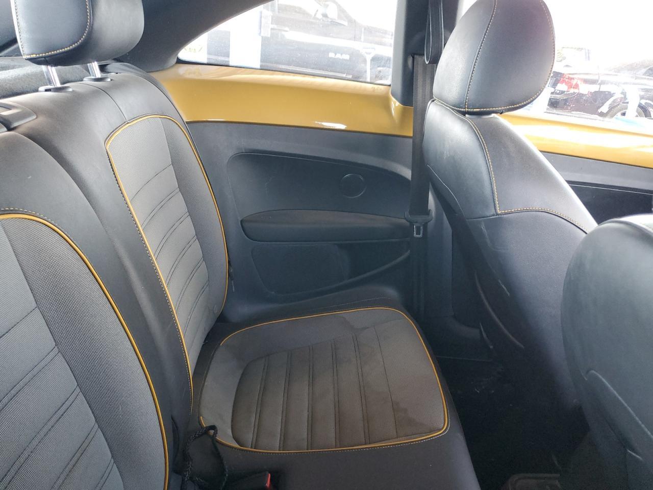2016 VOLKSWAGEN Beetle