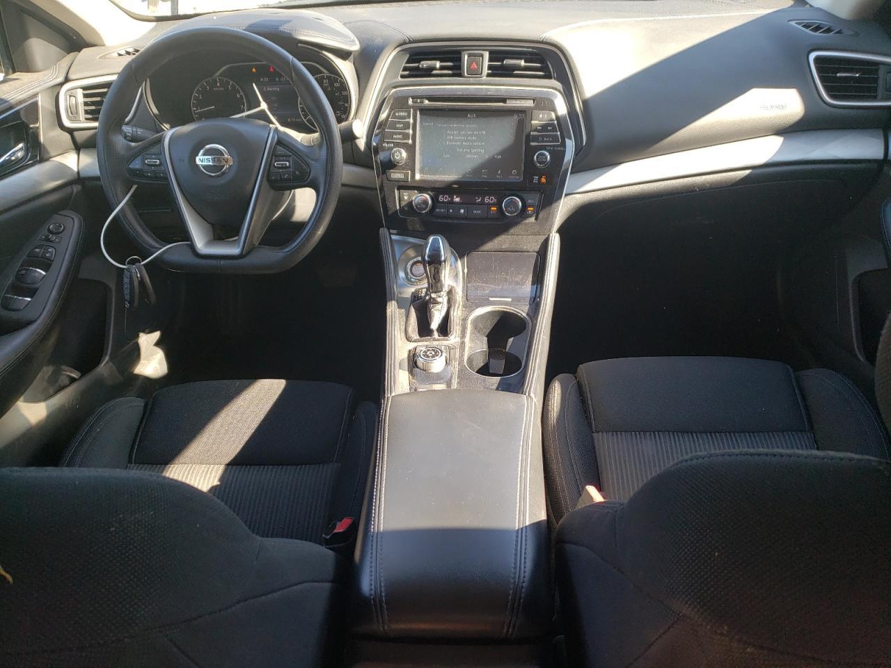 2016 NISSAN Maxima