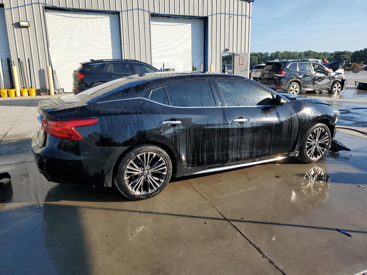 2016 NISSAN Maxima
