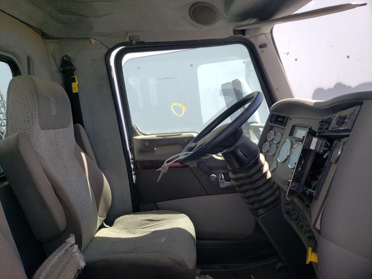 2019 KENWORTH T370