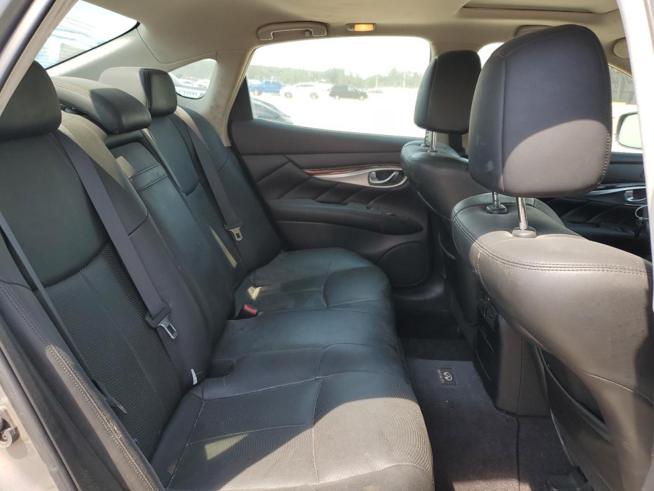 2013 INFINITI M37