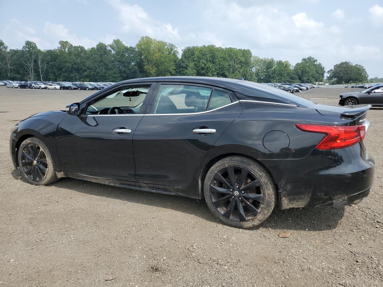 2017 NISSAN Maxima