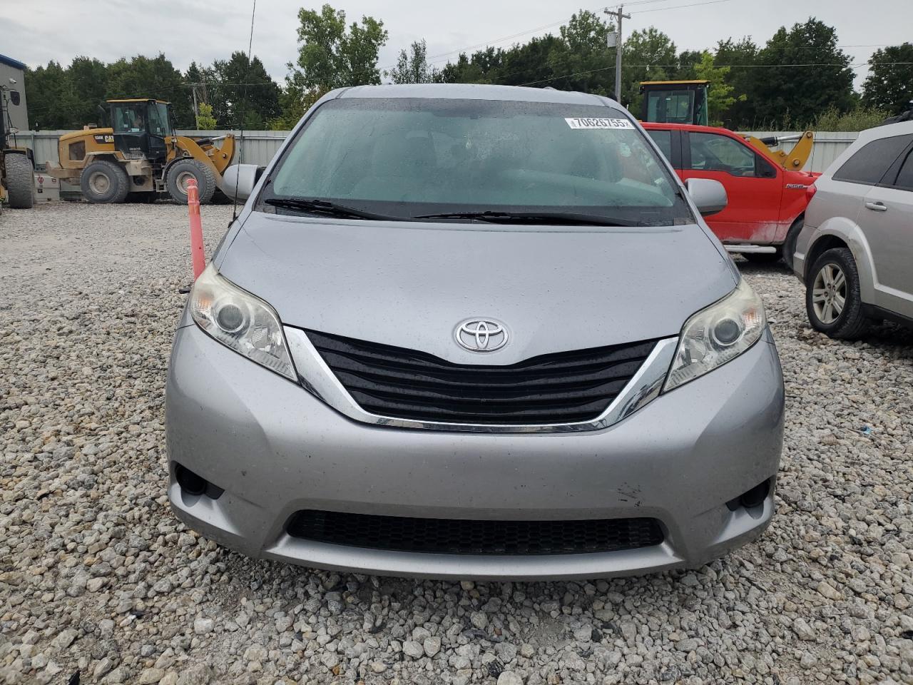 2012 TOYOTA SIENNA