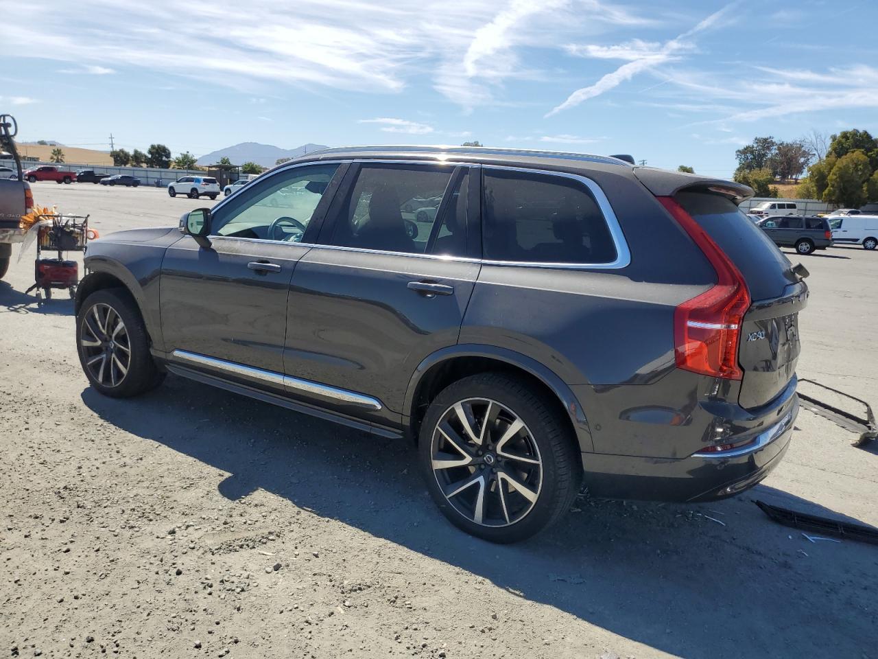 2023 VOLVO XC90