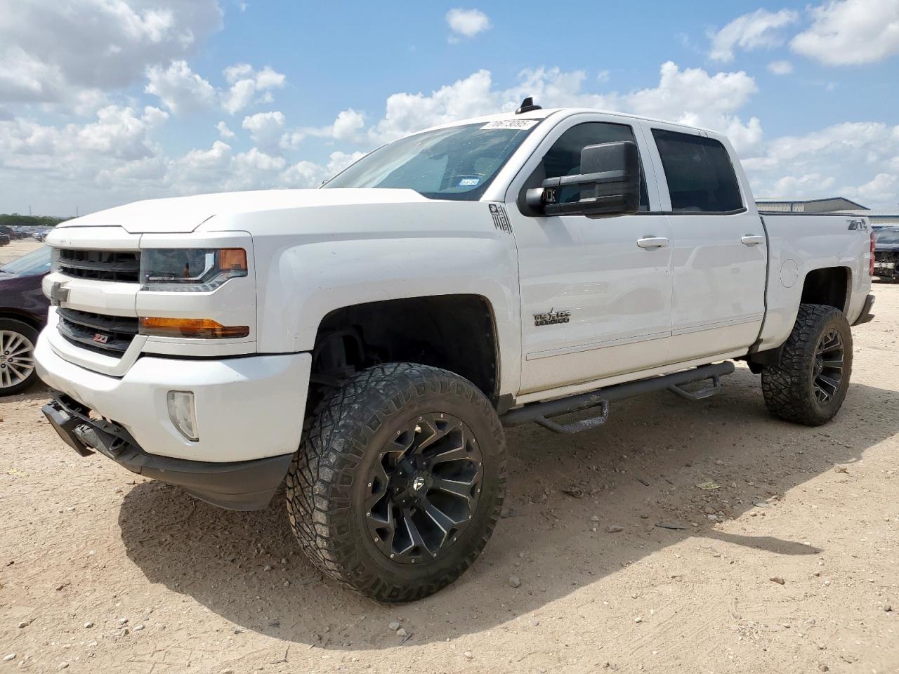2018 CHEVROLET Silverado