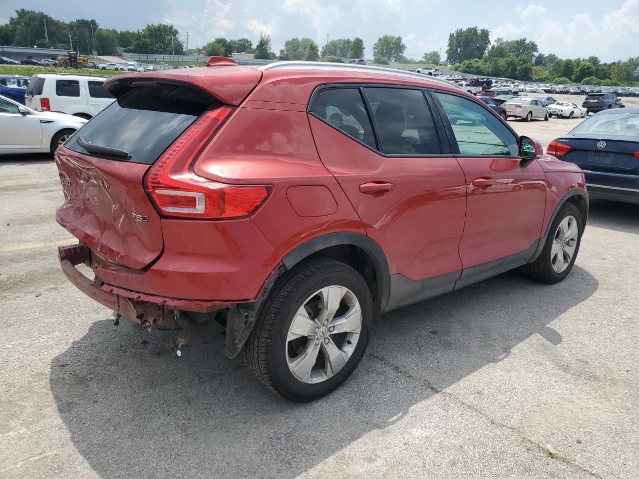 2020 VOLVO XC40