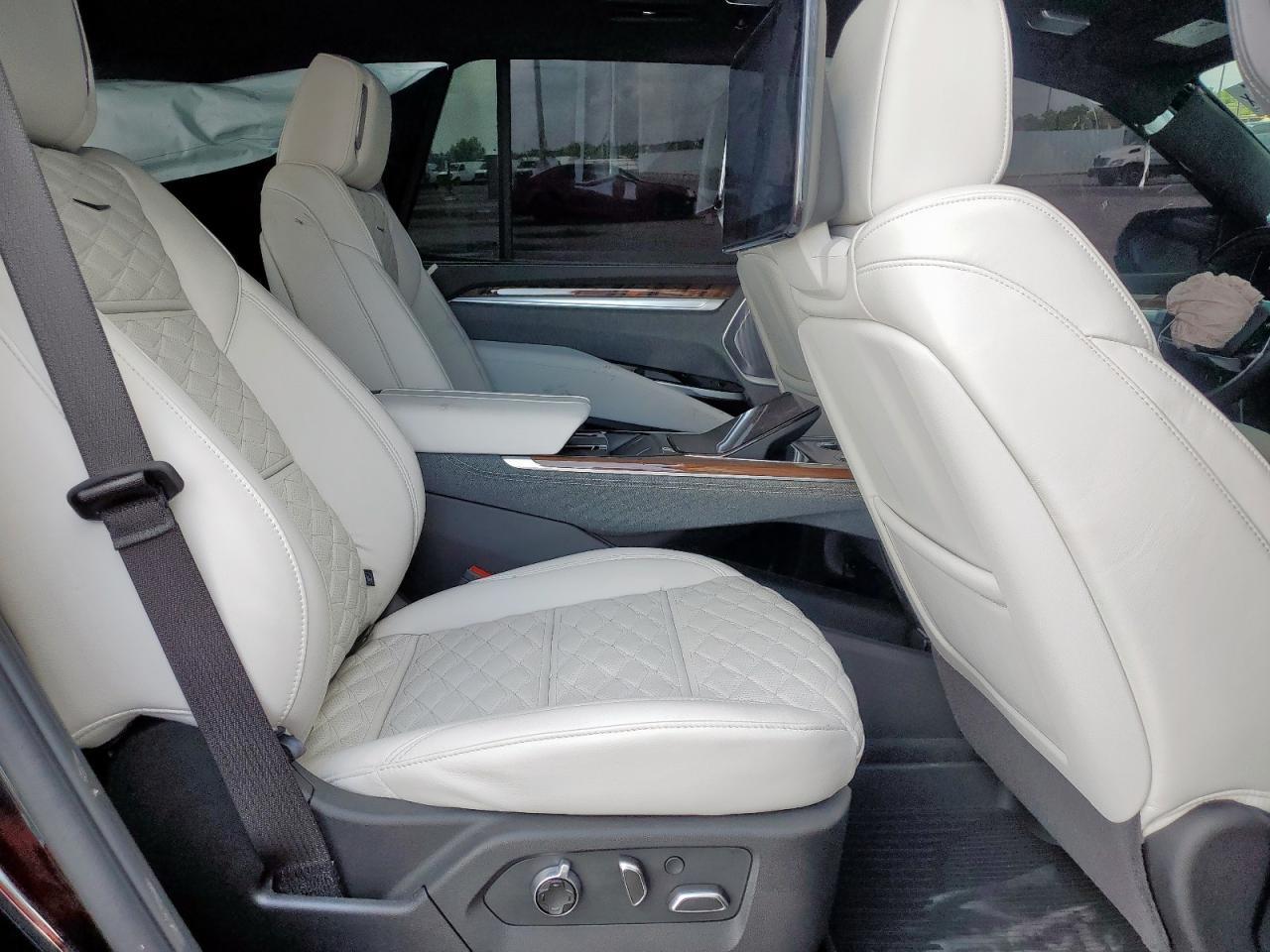 2025 CADILLAC ESCALADE