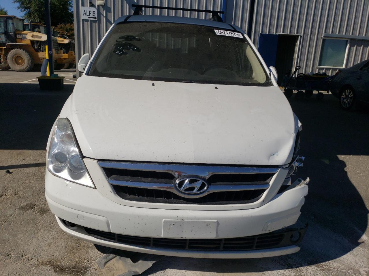 2008 HYUNDAI Entourage