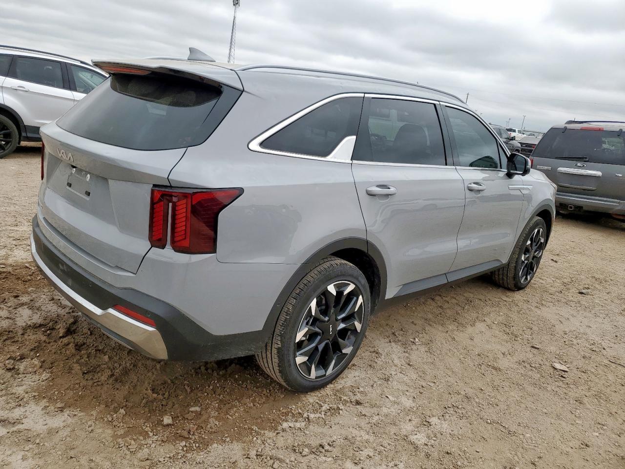 2025 KIA SORENTO