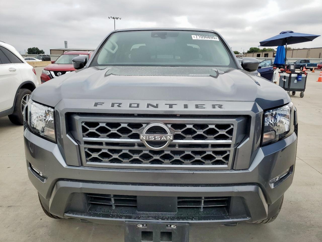 2022 NISSAN Frontier