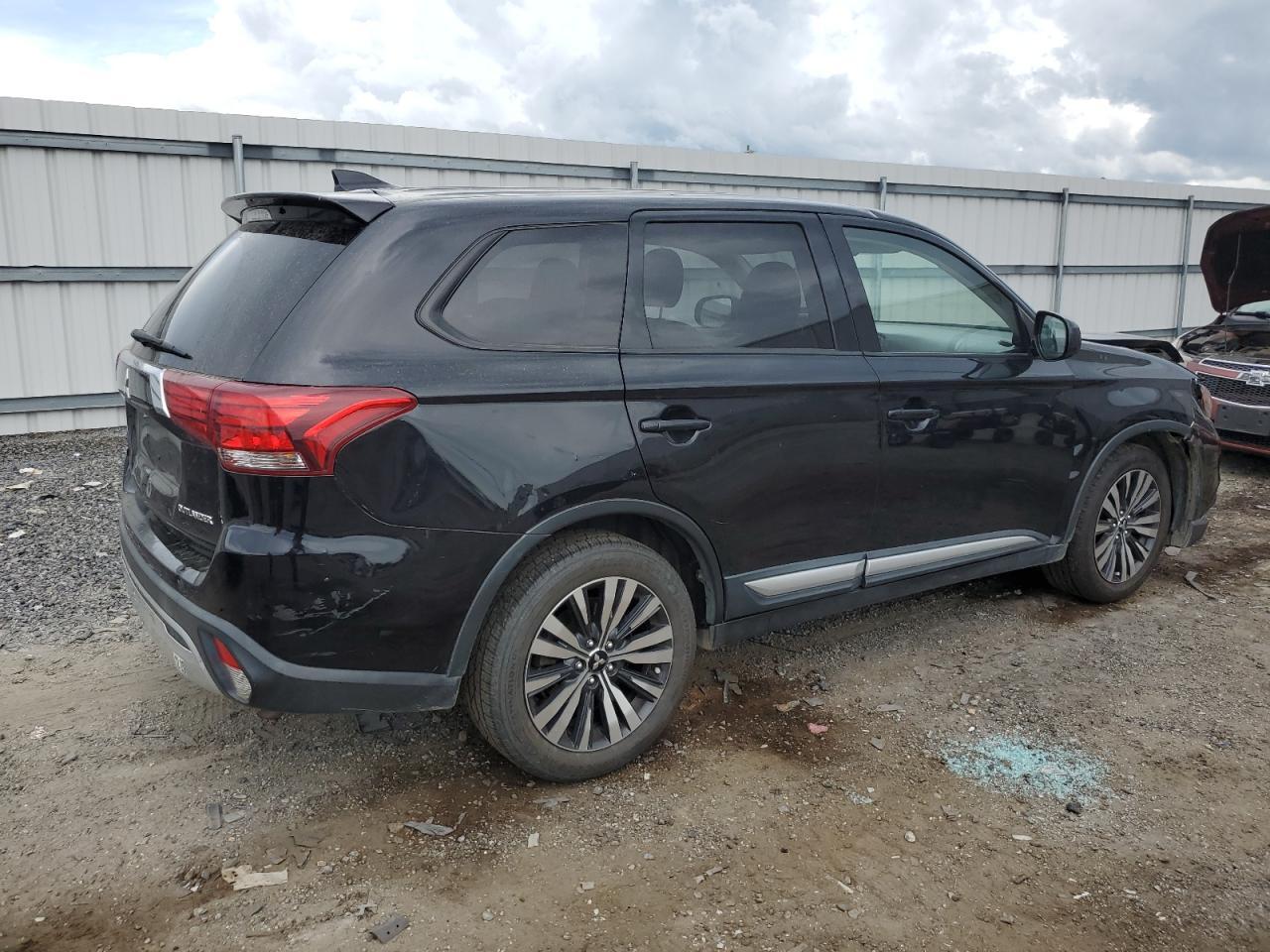2019 MITSUBISHI outlander