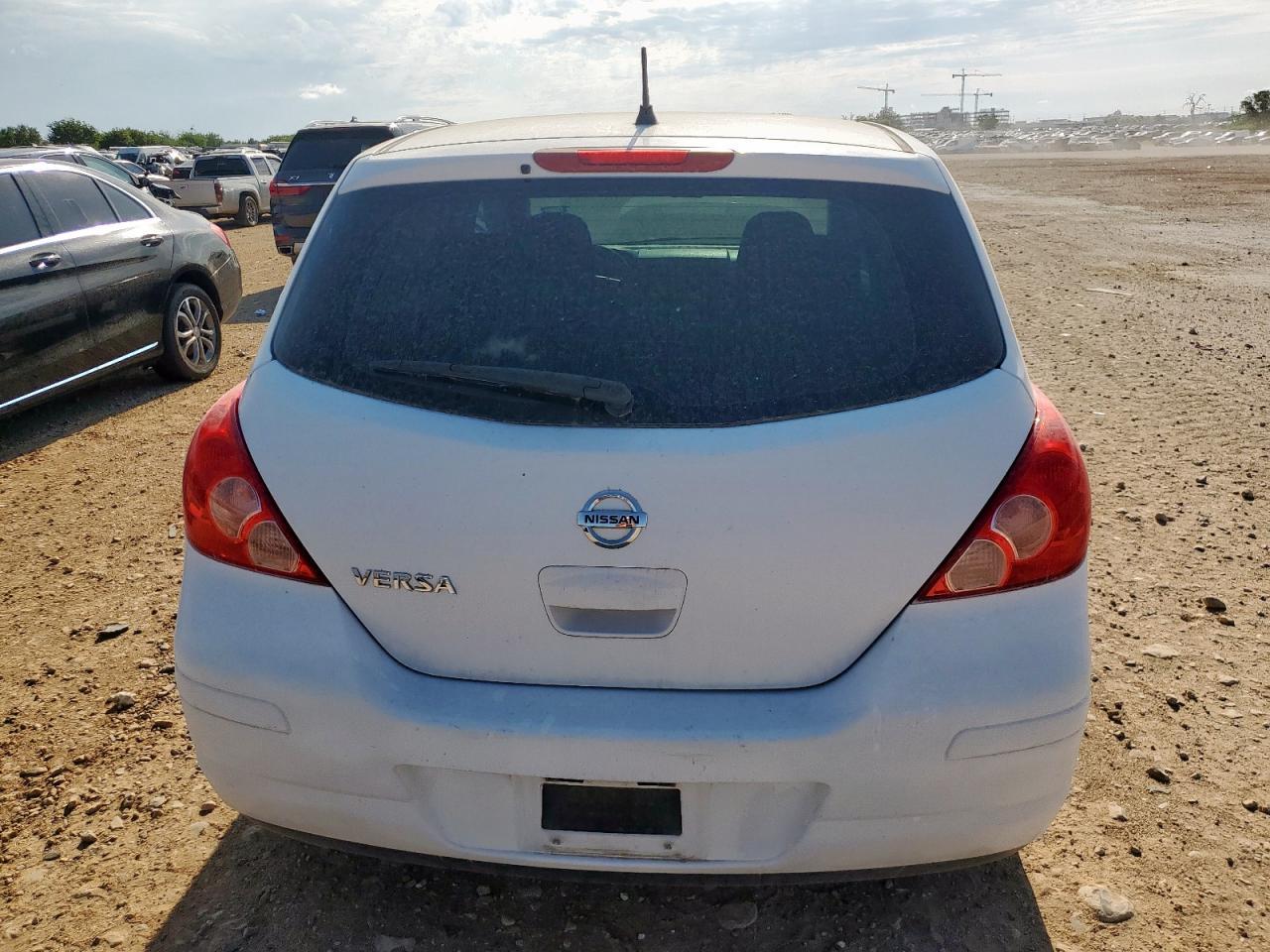 2011 NISSAN VERSA