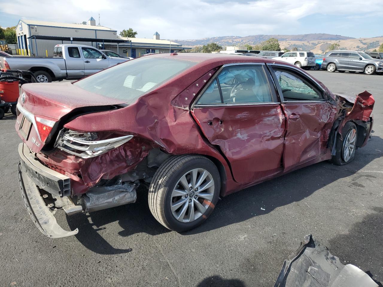 2016 TOYOTA CAMRY