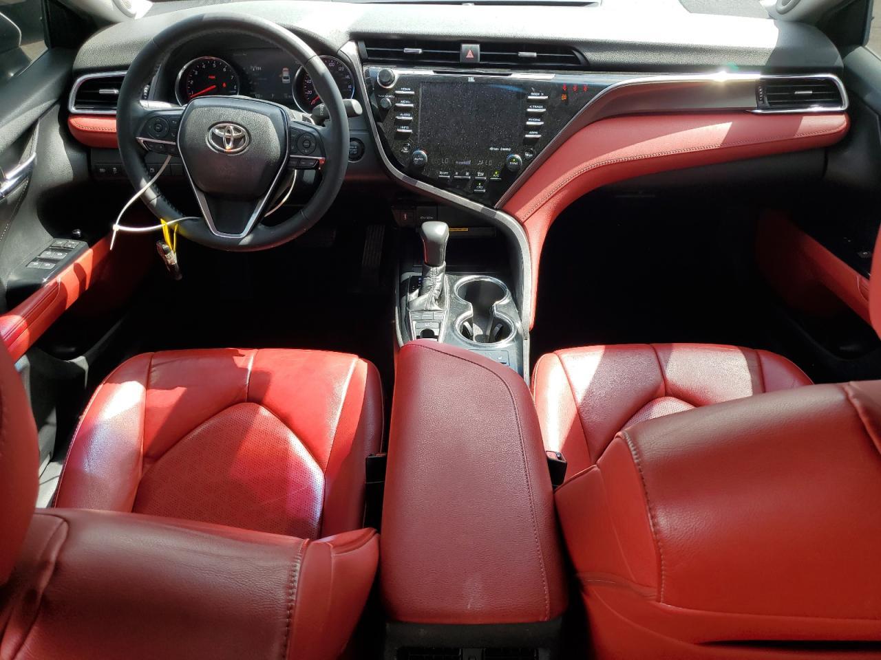 2018 TOYOTA CAMRY