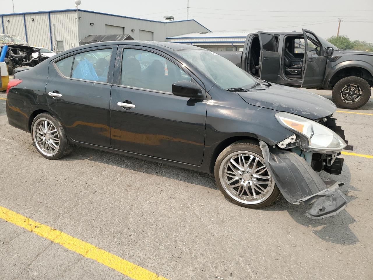 2015 NISSAN VERSA