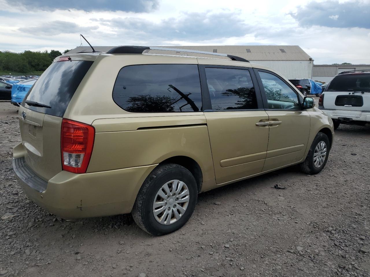 2011 KIA SEDONA