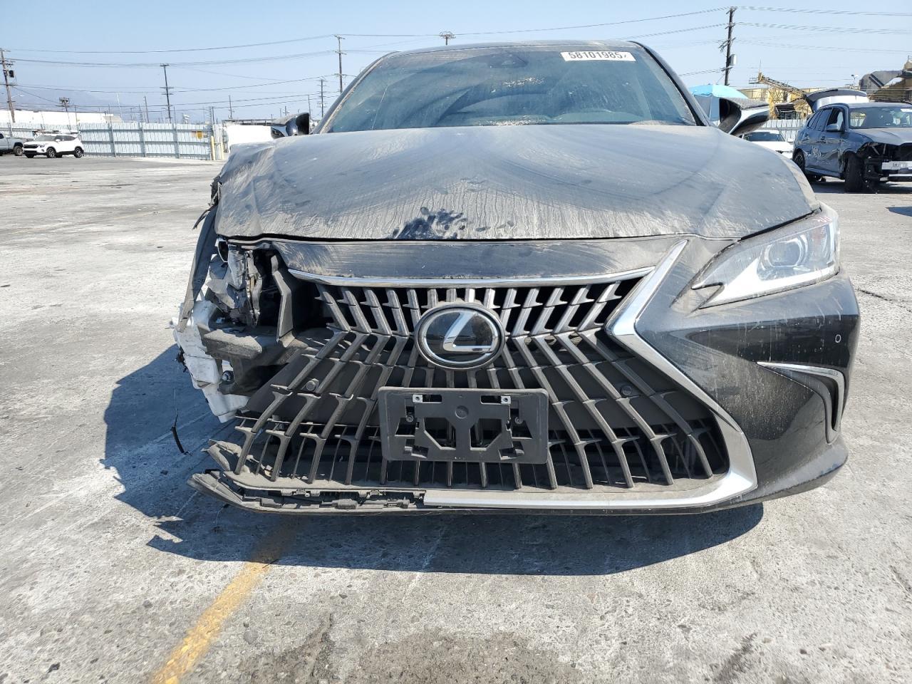 2024 LEXUS Es