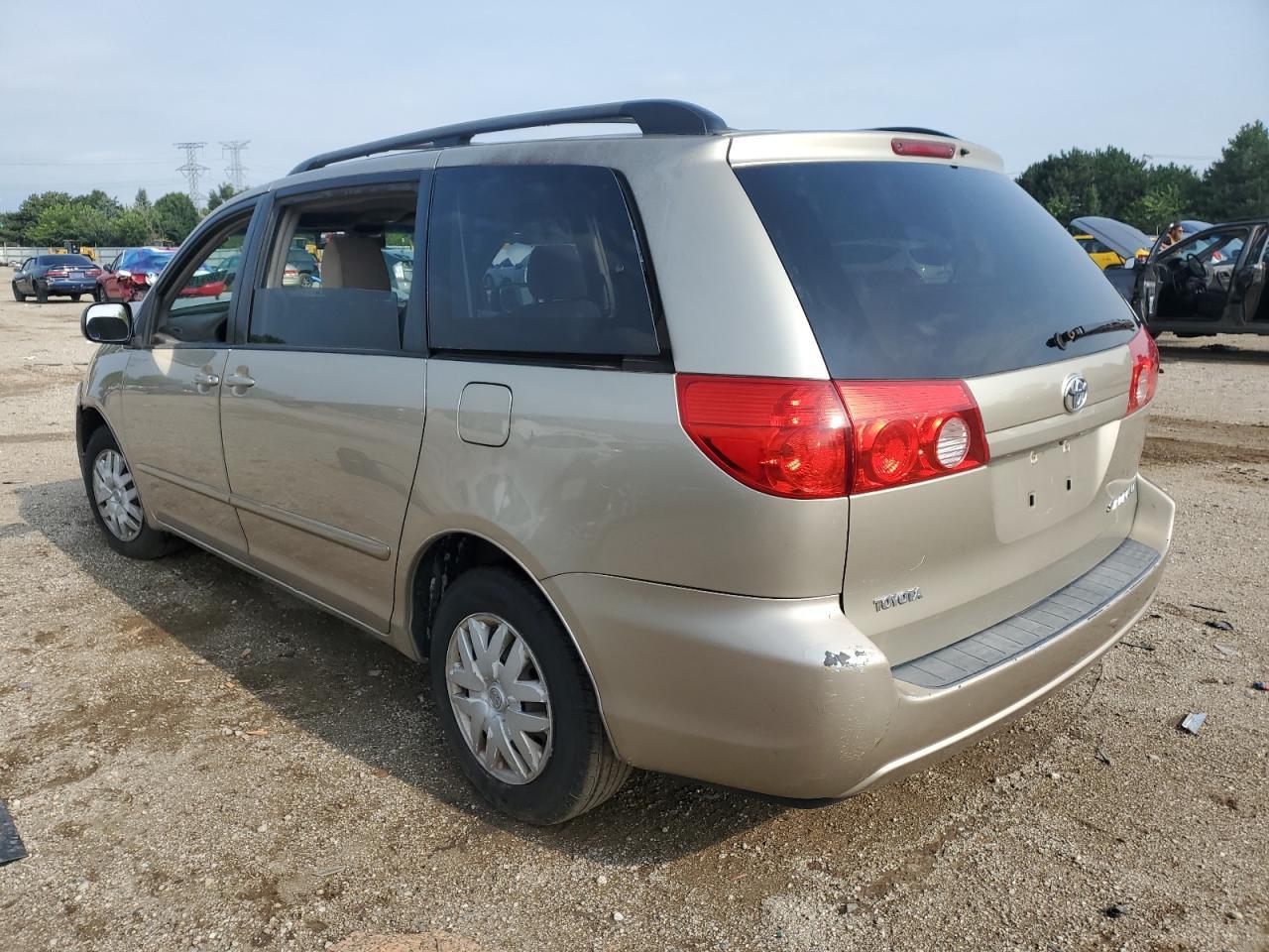 2010 TOYOTA SIENNA