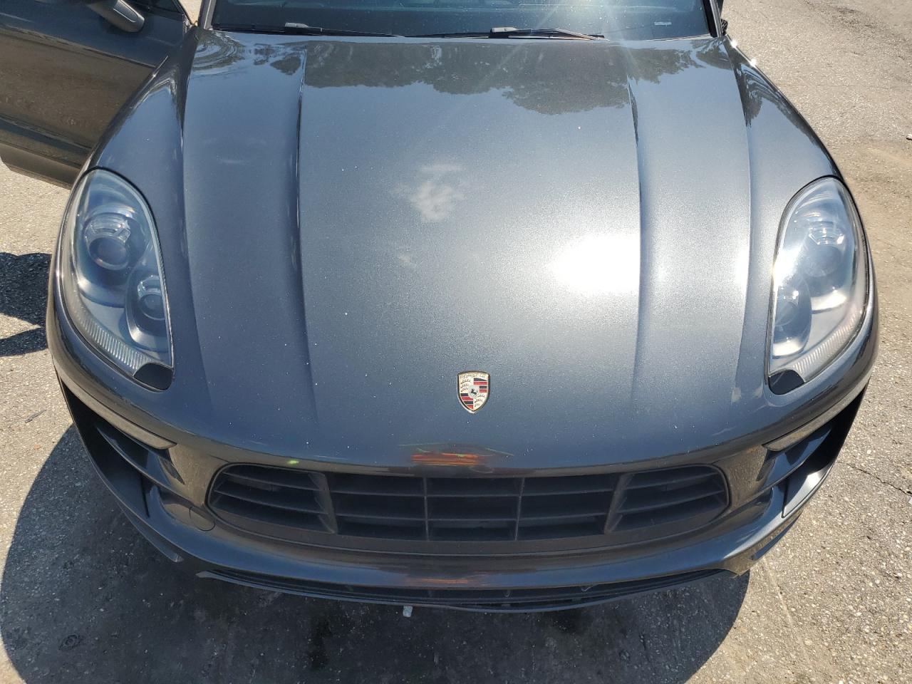 2017 PORSCHE Macan