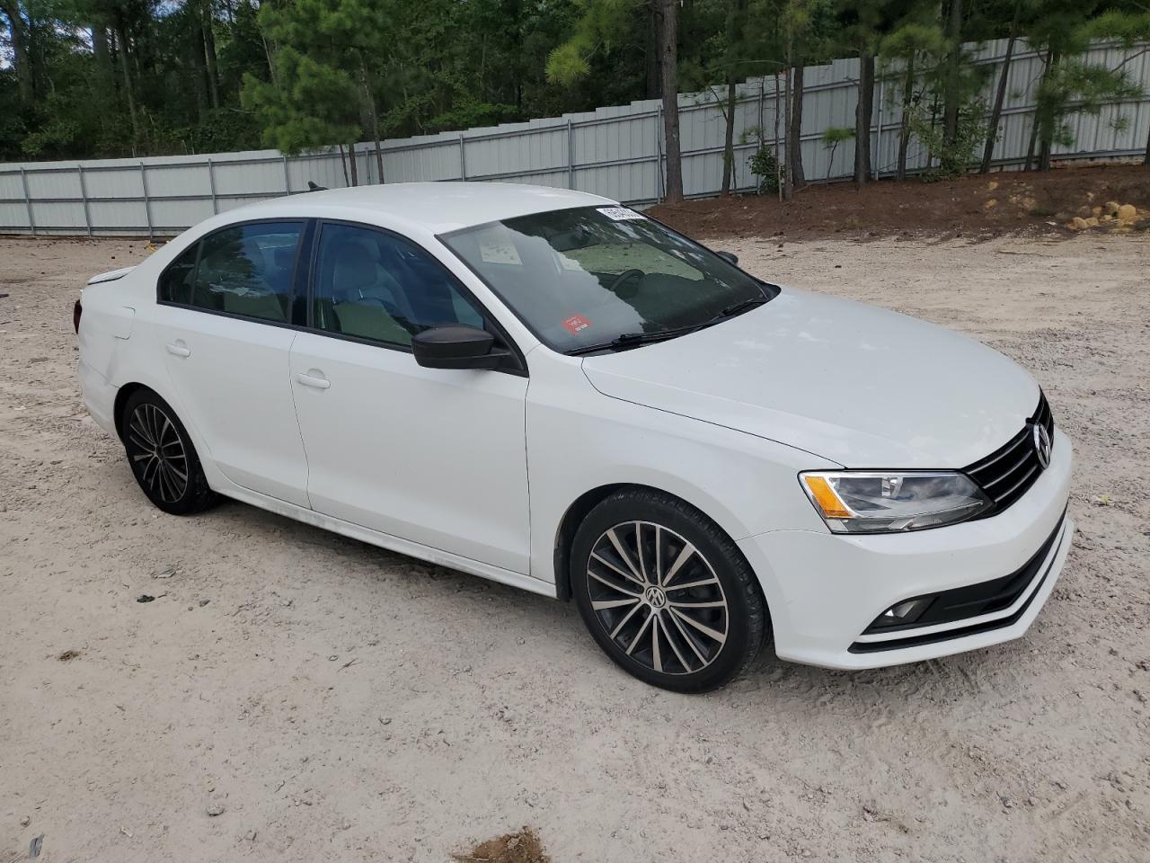 2016 VOLKSWAGEN JETTA